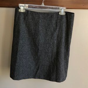 Tahari midi skirt in a light tweed look - zip in back.